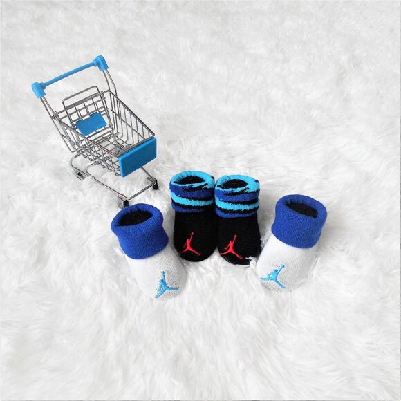 Nike Jordan Infant Booties 2 Pack Baby Newborn 0-6 Mo Blue Stripes - Picture 2 of 14